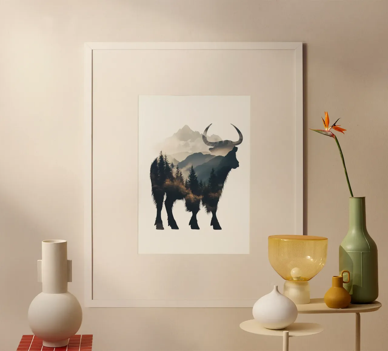 Silhouette di toro di montagna poster con telaio in plastica da Ginnery