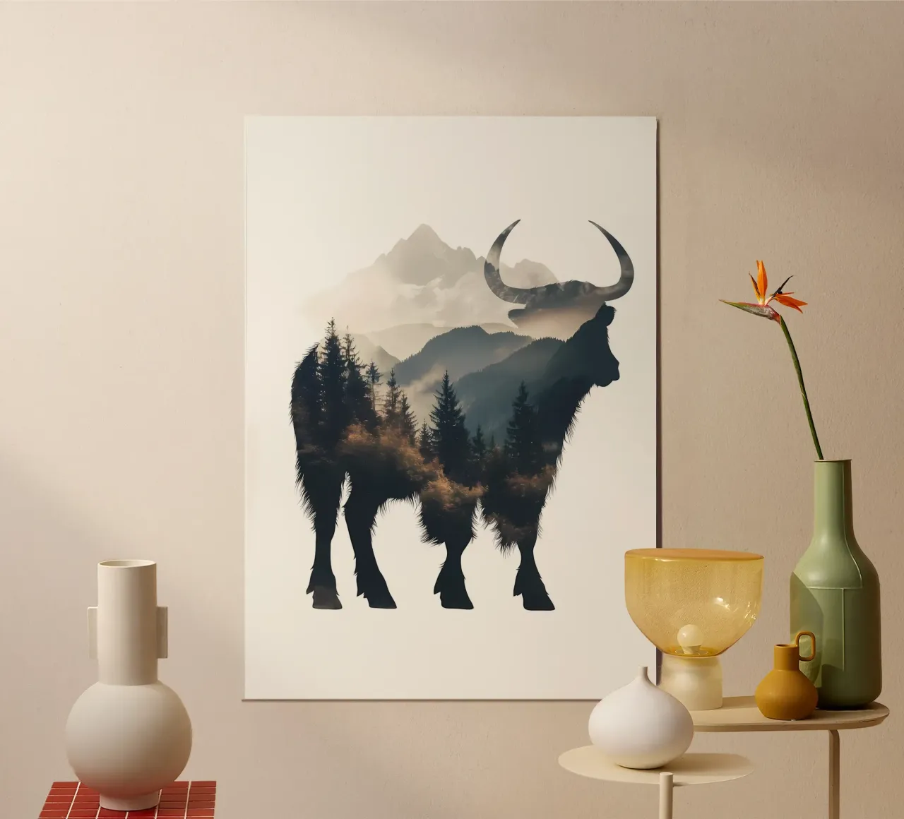 Silhouette di toro di montagna poster con telaio in plastica da Ginnery