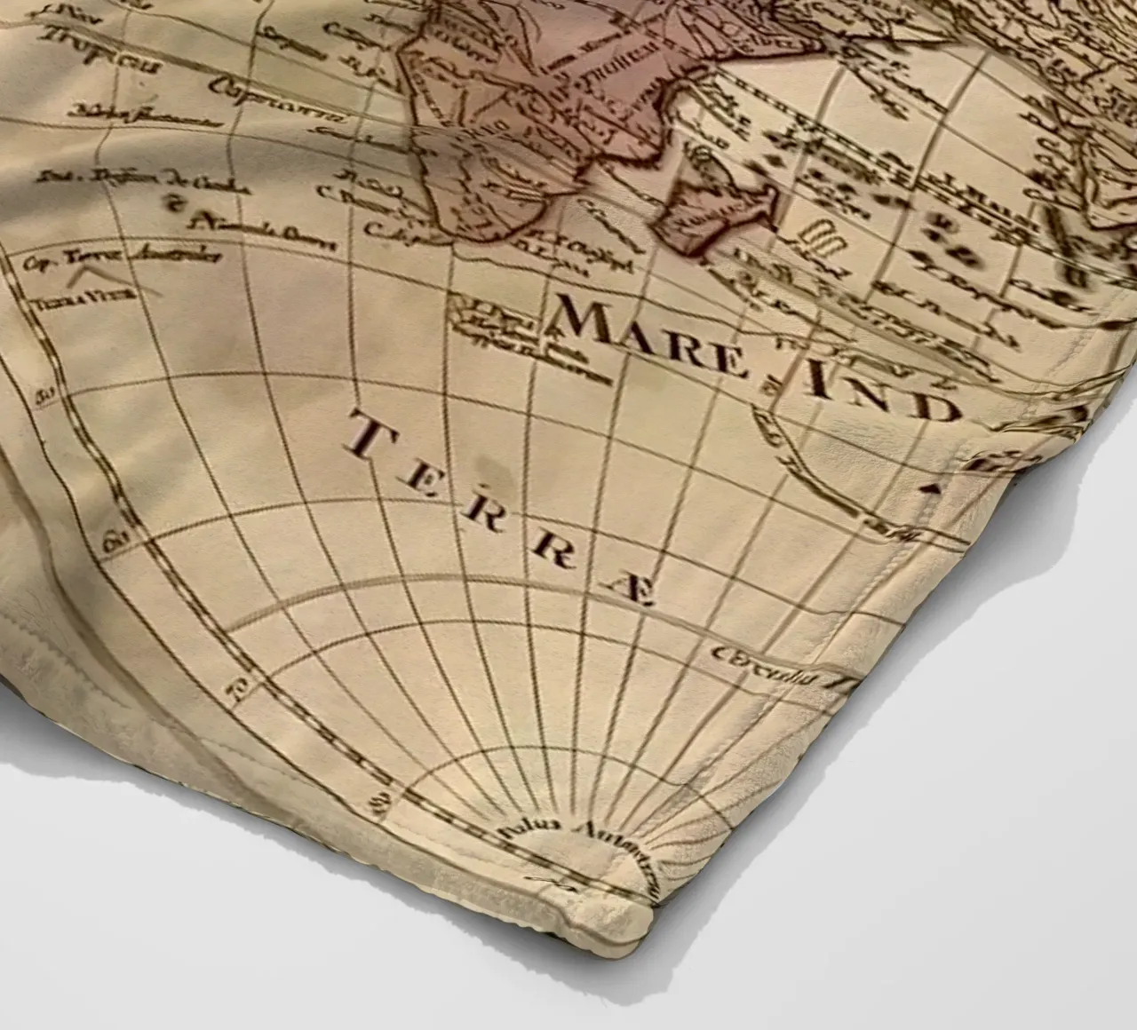 Mappa del mondo d'epoca coperta in pile da Delaplane