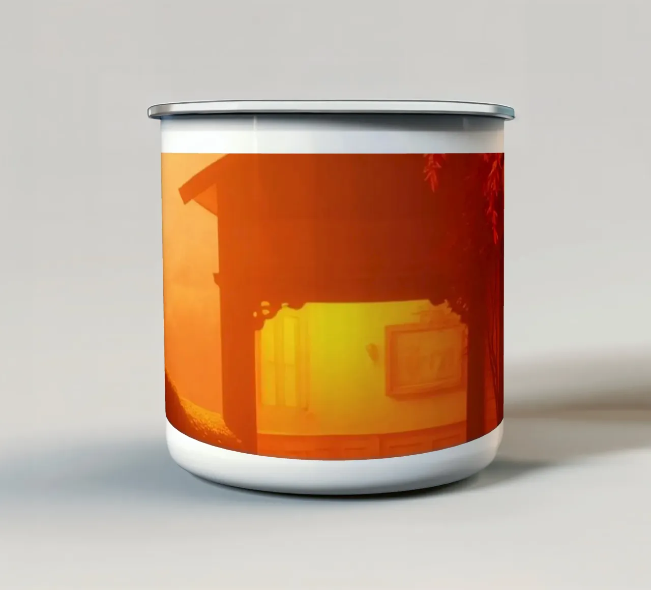 Stupendo sentiero autunnale che conduce all'accogliente rifugio tazza in smalto da DesignDoodle