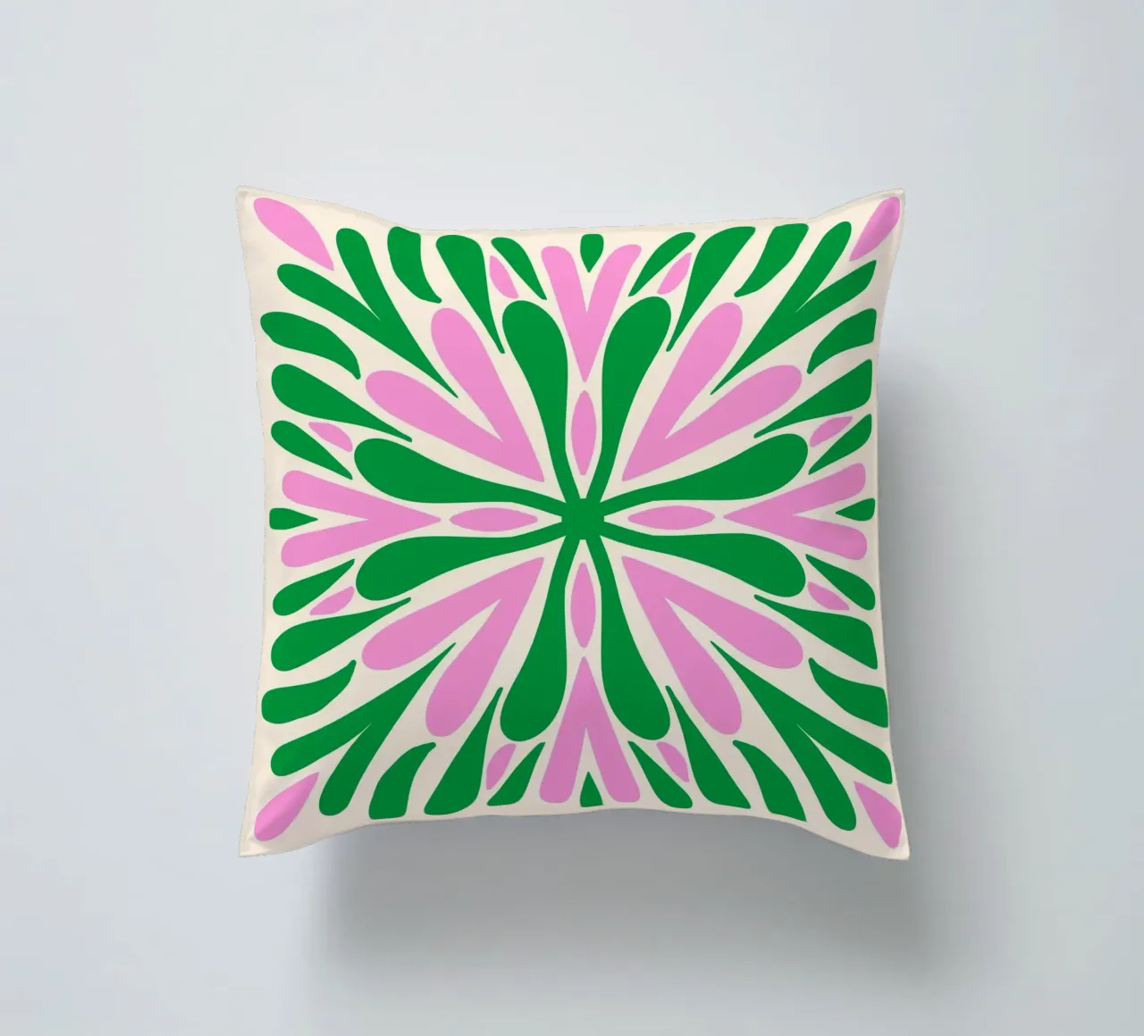 Petali di simmetria moderna - Verde e rosa cuscino da Wackapacka