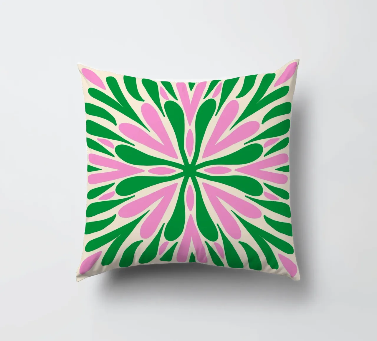 Petali di simmetria moderna - Verde e rosa cuscino da Wackapacka