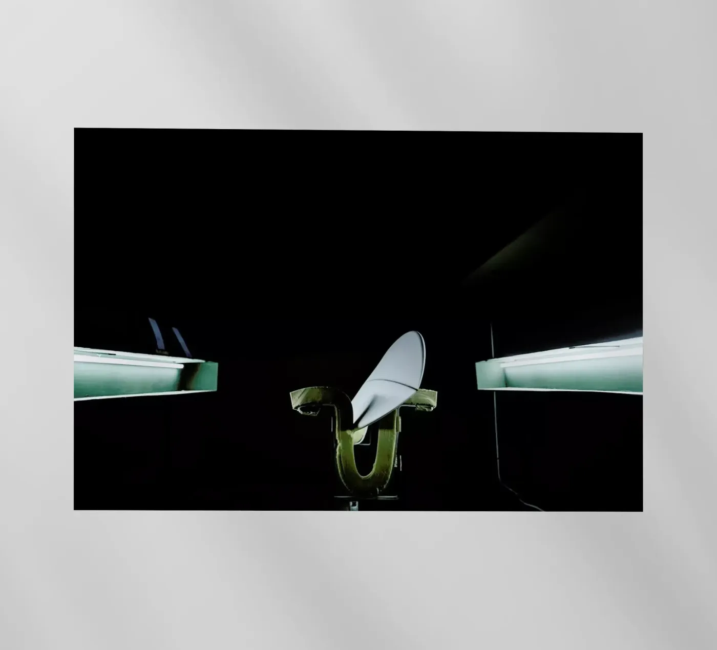 Handshaped pellicola backlit da Chris Abatzis