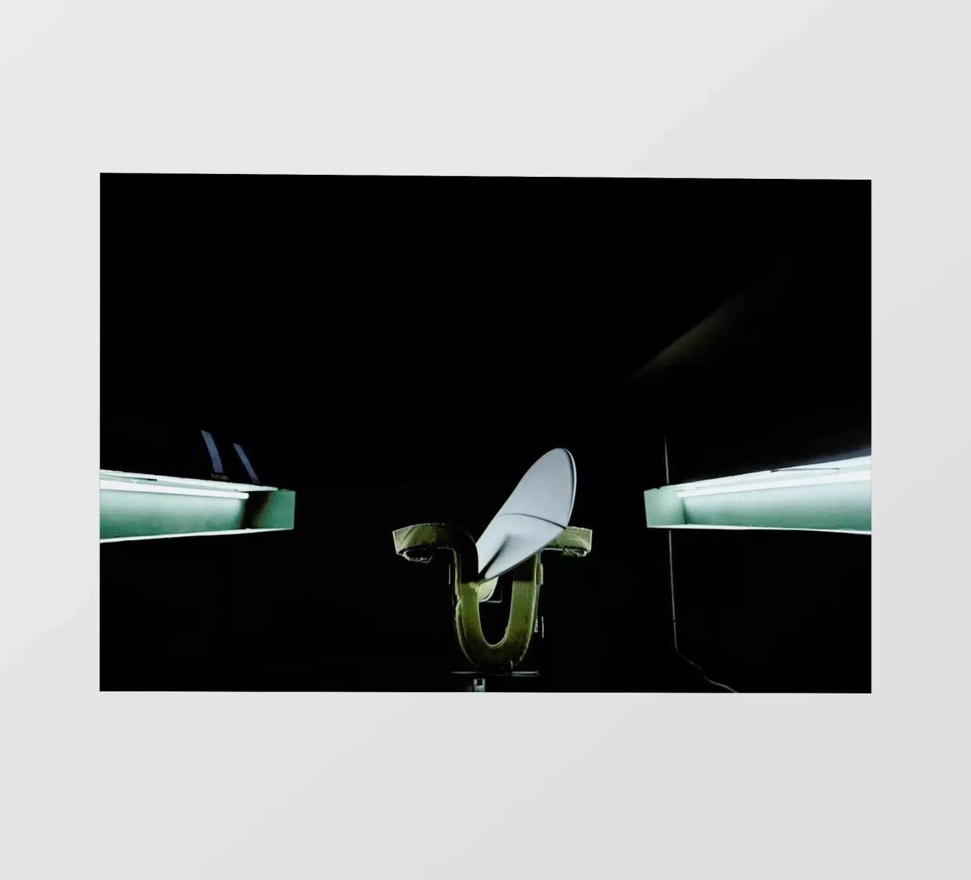 Handshaped pellicola backlit da Chris Abatzis