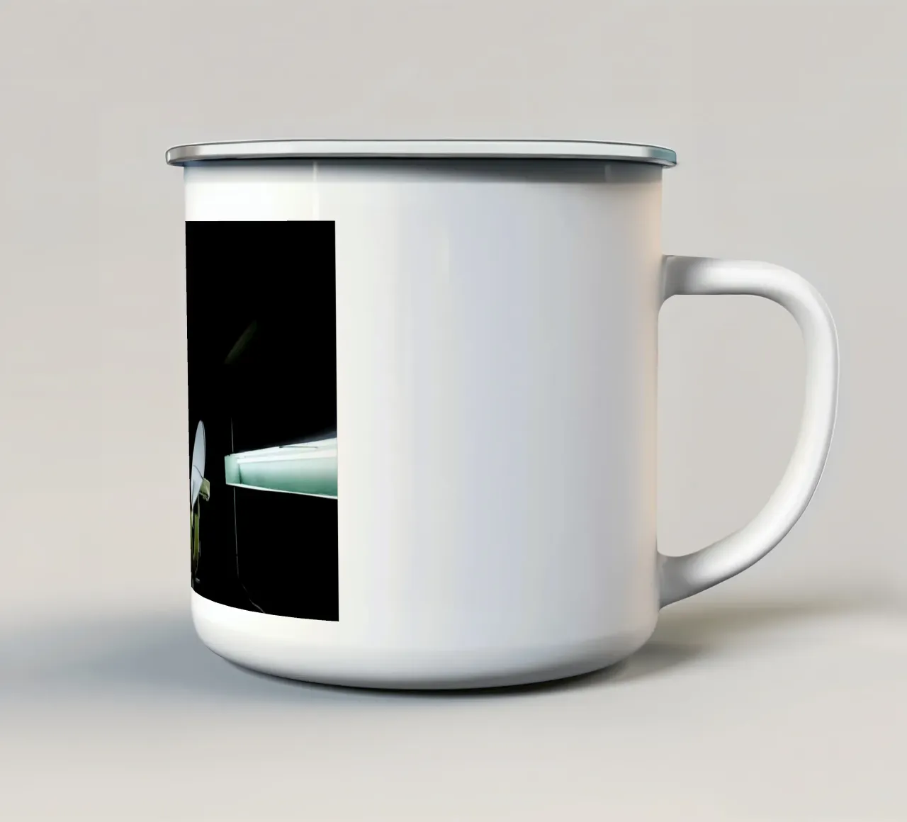 Handshaped tazza in smalto da Chris Abatzis