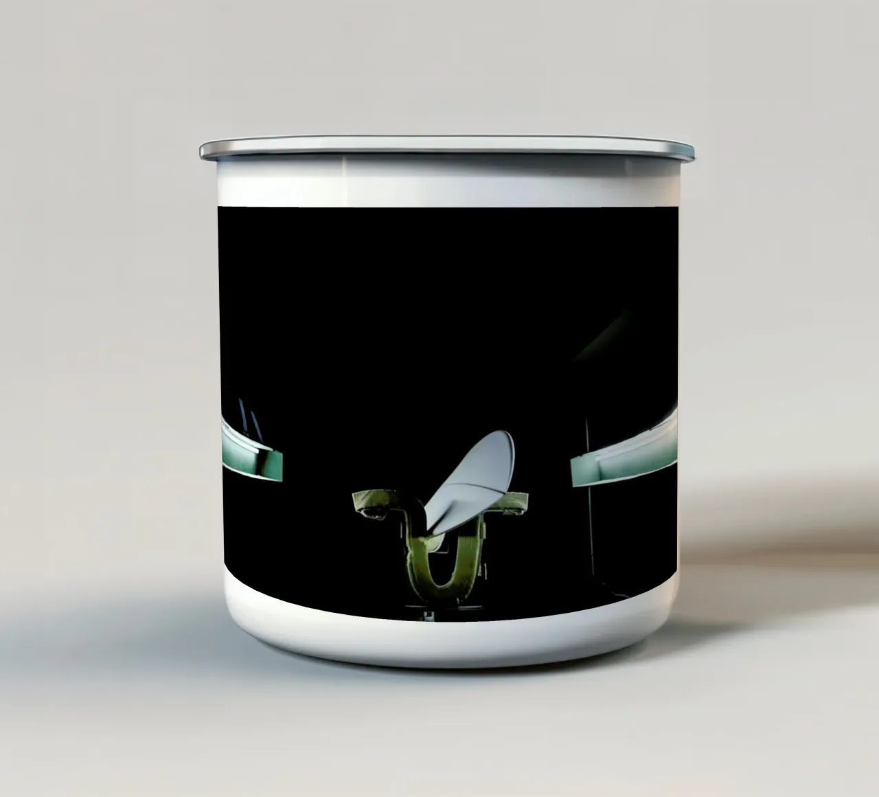 Handshaped tazza in smalto da Chris Abatzis