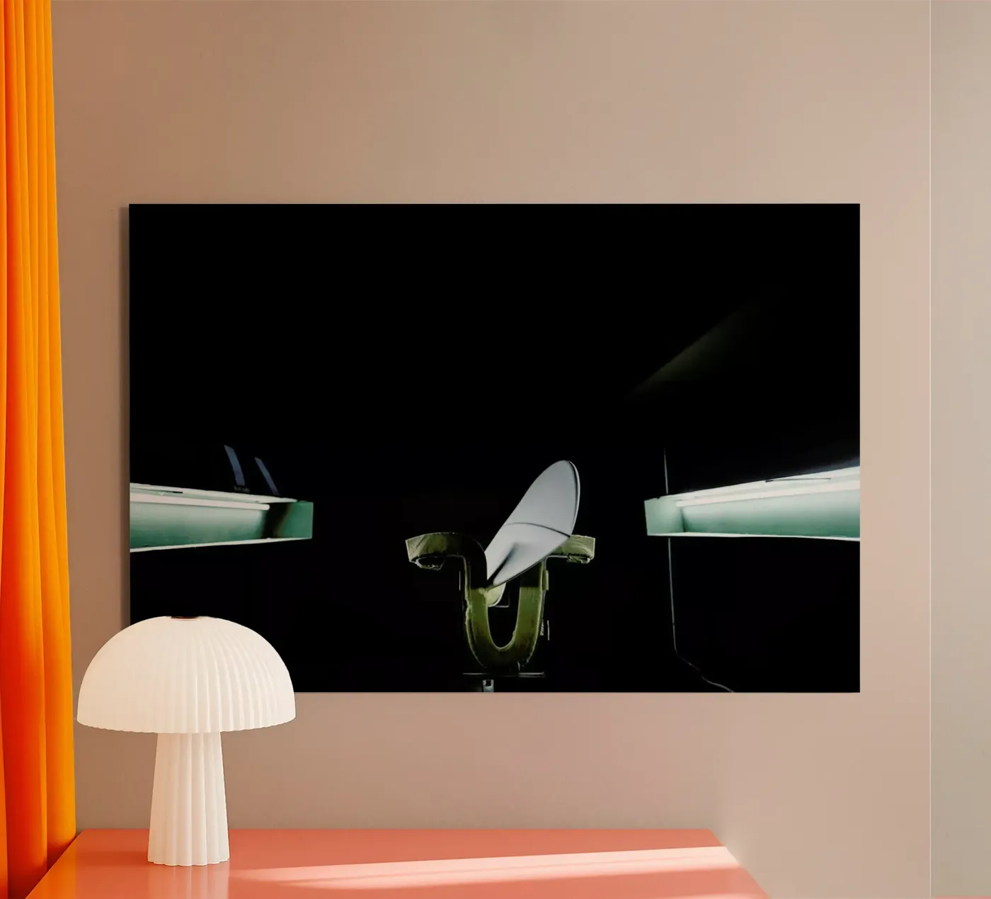 Handshaped alluminio dibond da Chris Abatzis