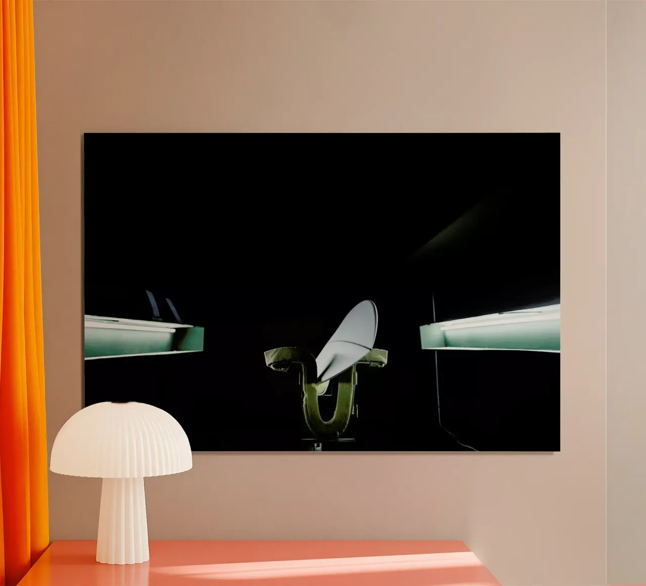 Handshaped poster con telaio in plastica da Chris Abatzis