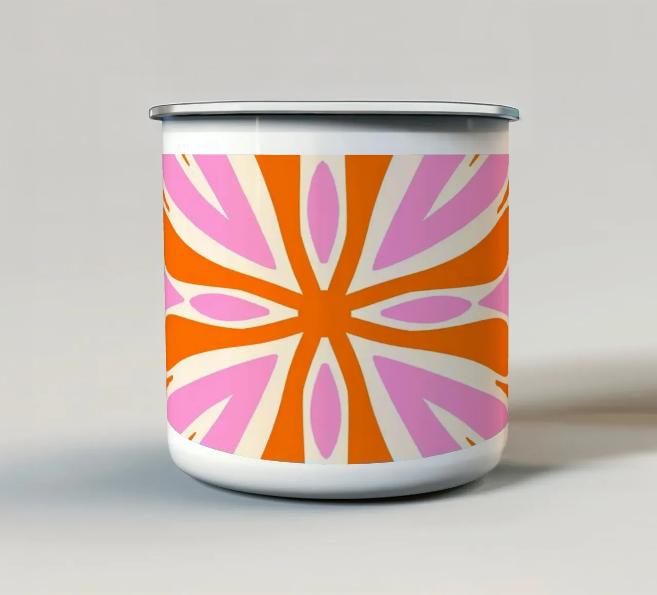 Petali di simmetria moderna - Arancione e rosa tazza in smalto da Wackapacka