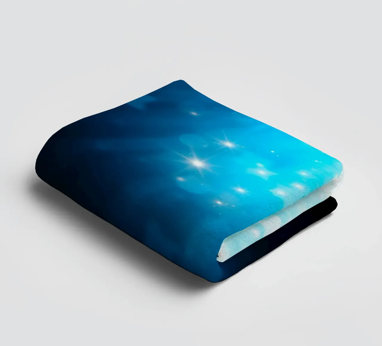 Disegno di sfondo astratto blu brillante con effetto scintillante asciugamano da bagno da DesignDoodle