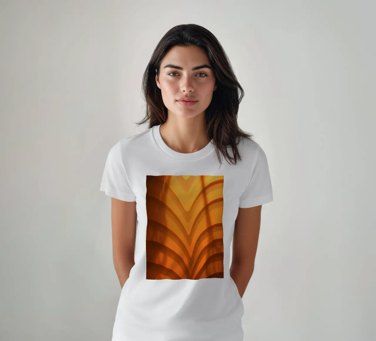 Calde onde astratte e ombre creano una carta da parati accattivante t-shirt da DesignDoodle
