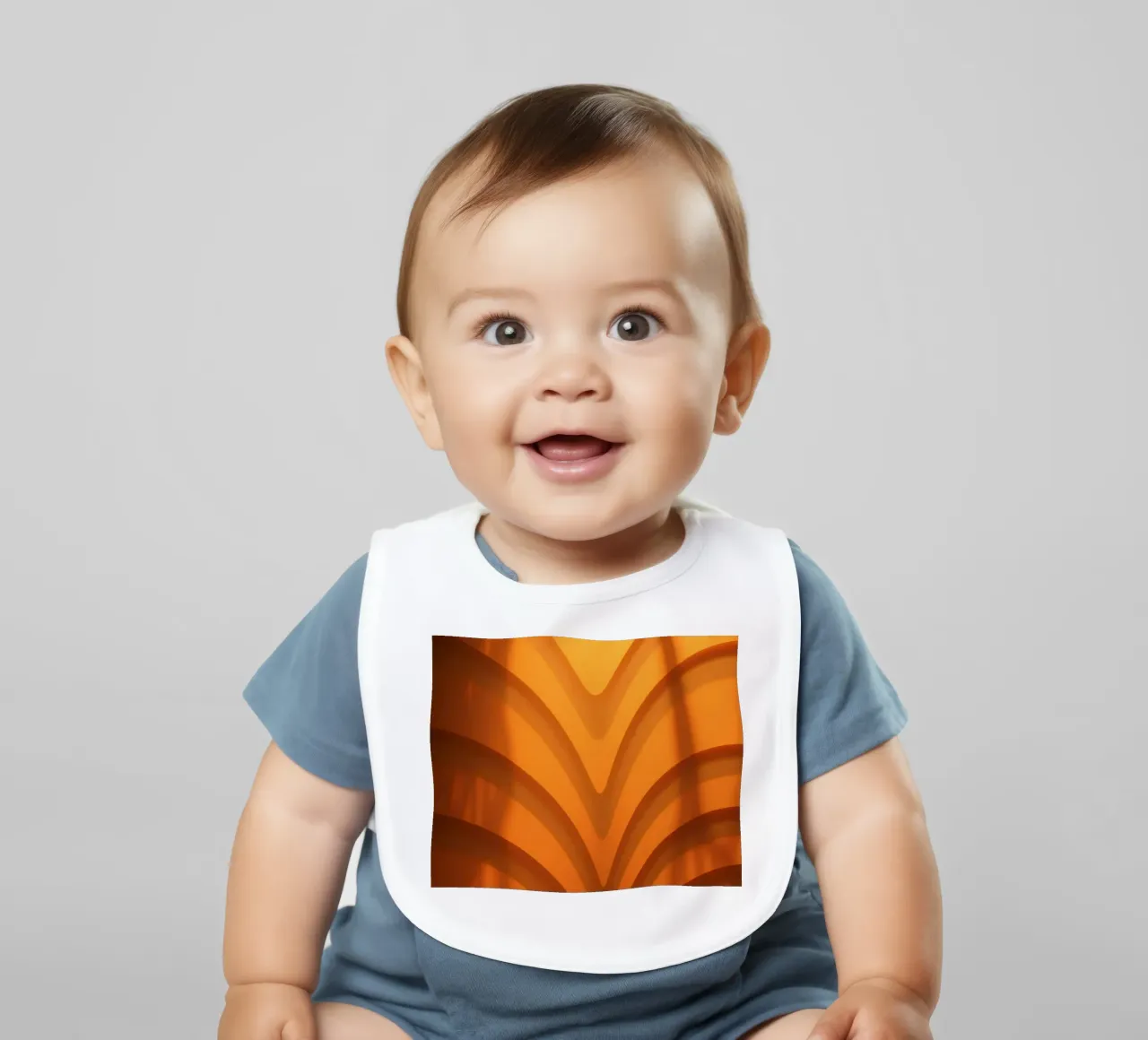 Warme abstrakte Wellen und Schatten schaffen eine fesselnde Tapete Babylätzchen von DesignDoodle