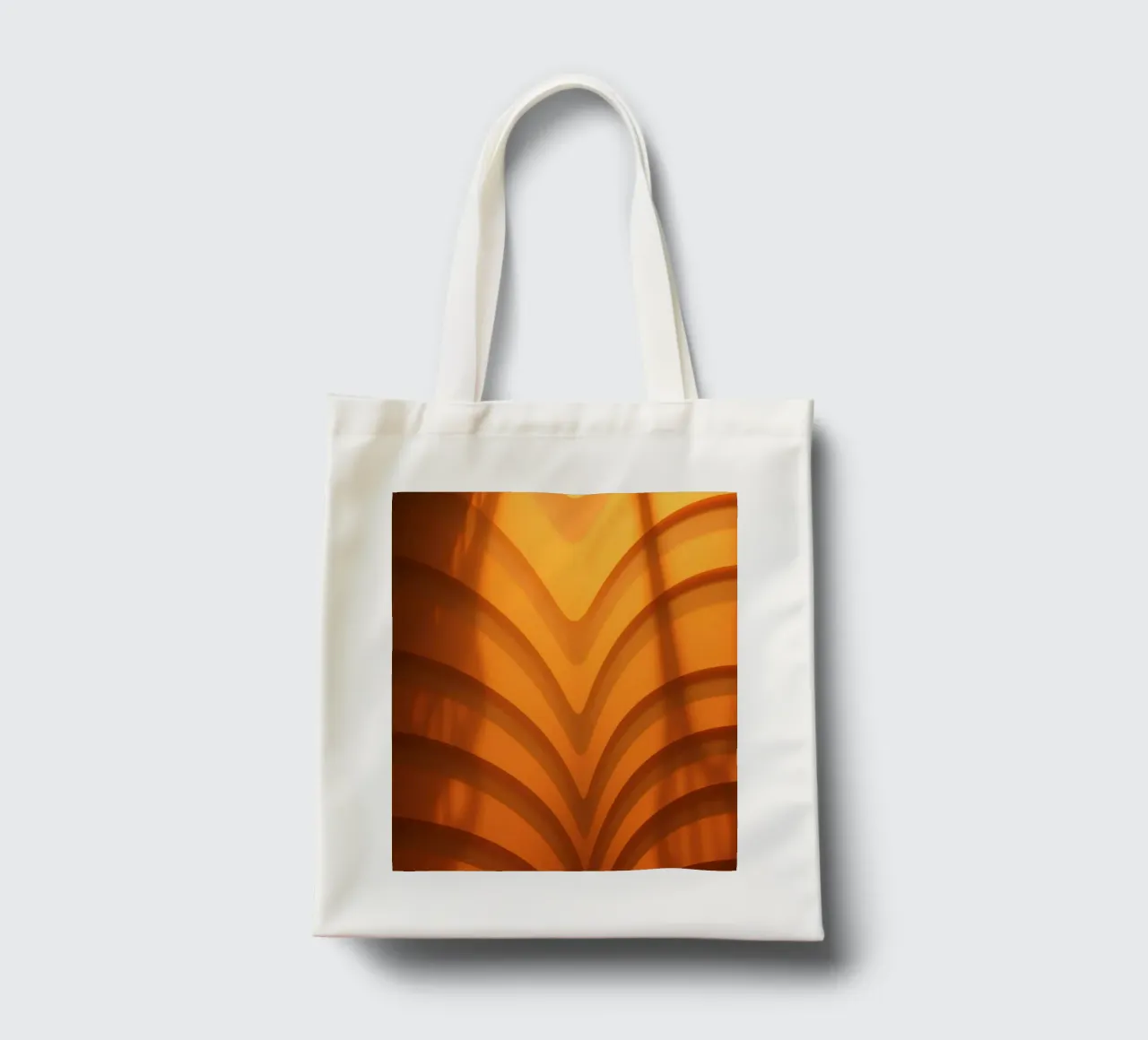 Calde onde astratte e ombre creano una carta da parati accattivante borsa in juta da DesignDoodle