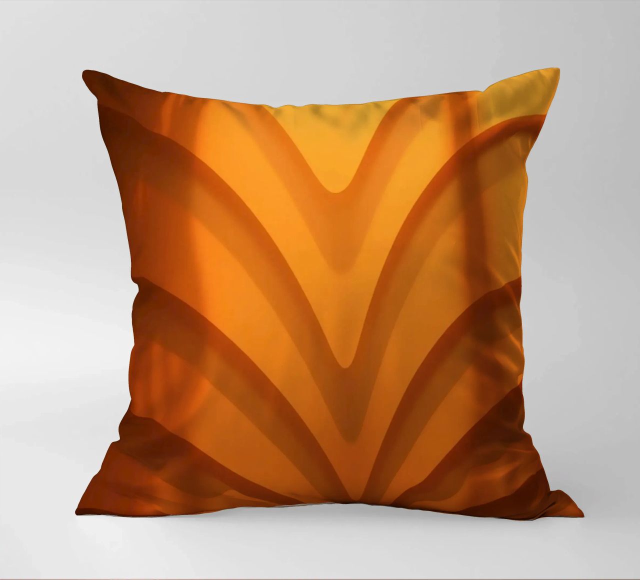 Warme abstracte golven en schaduwen creëren boeiend behang kussen van DesignDoodle