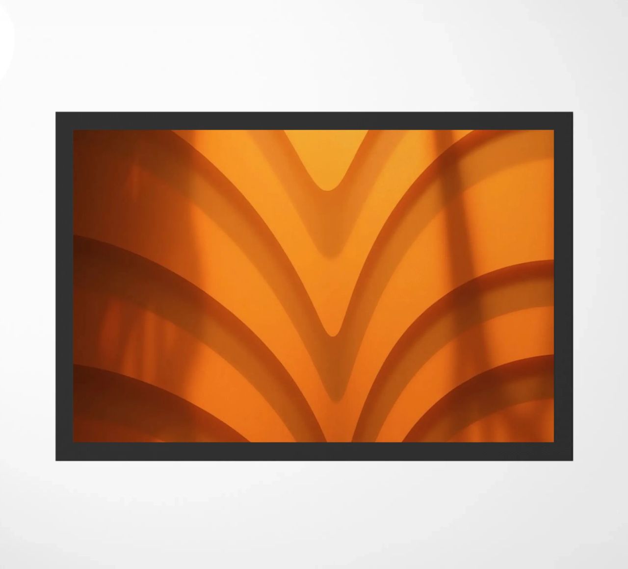 Warme abstracte golven en schaduwen creëren boeiend behang deurmat van DesignDoodle