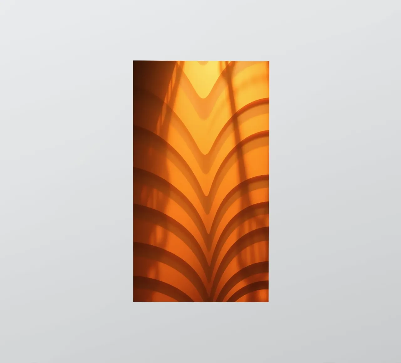 Des vagues et des ombres abstraites et chaleureuses créent un papier peint captivant. autocollant de DesignDoodle