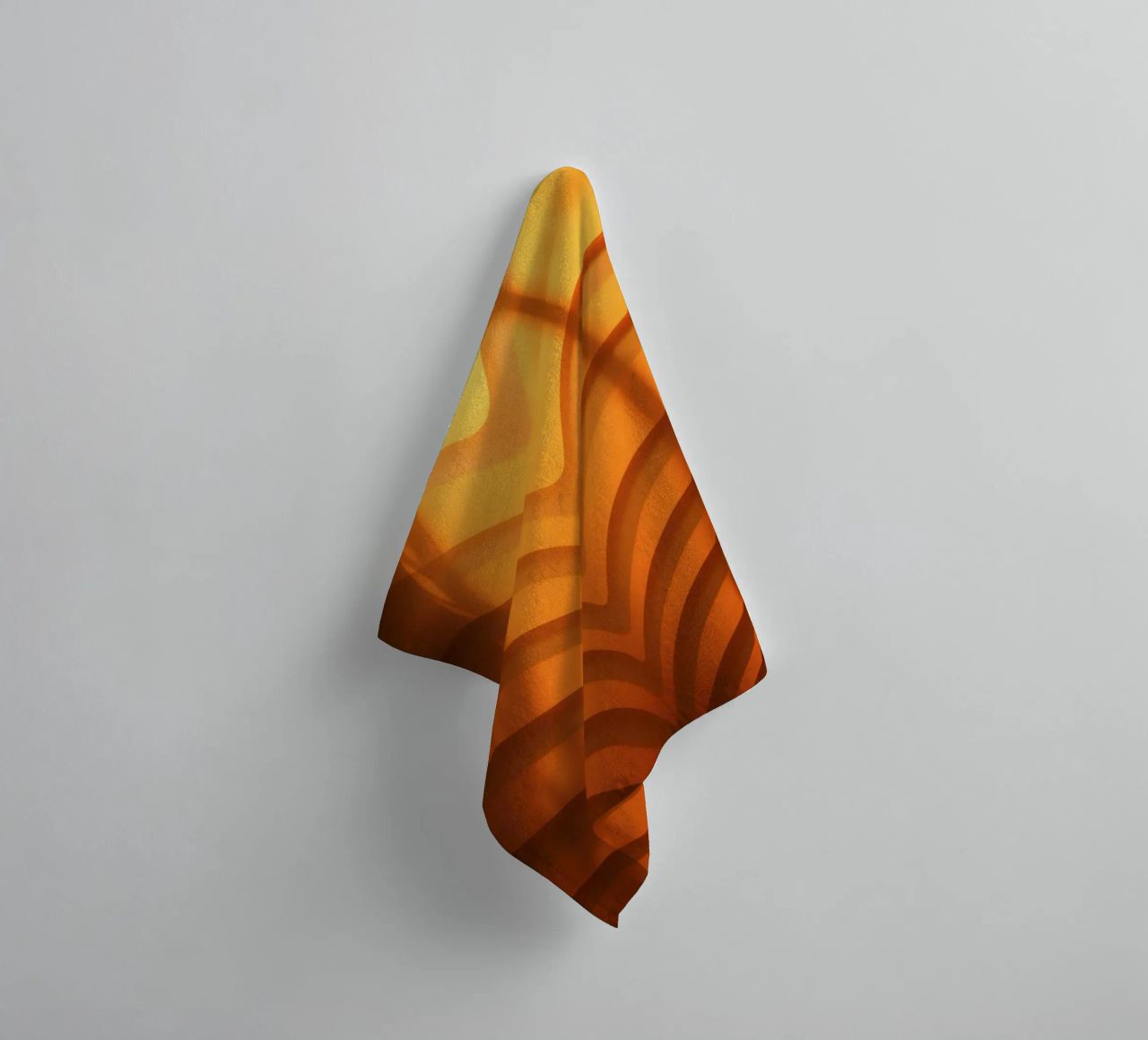 Warme abstracte golven en schaduwen creëren boeiend behang badhanddoek van DesignDoodle