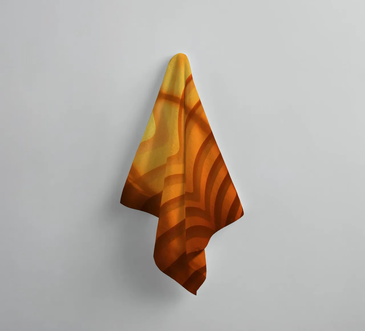 Des vagues et des ombres abstraites et chaleureuses créent un papier peint captivant. serviette de bain de DesignDoodle