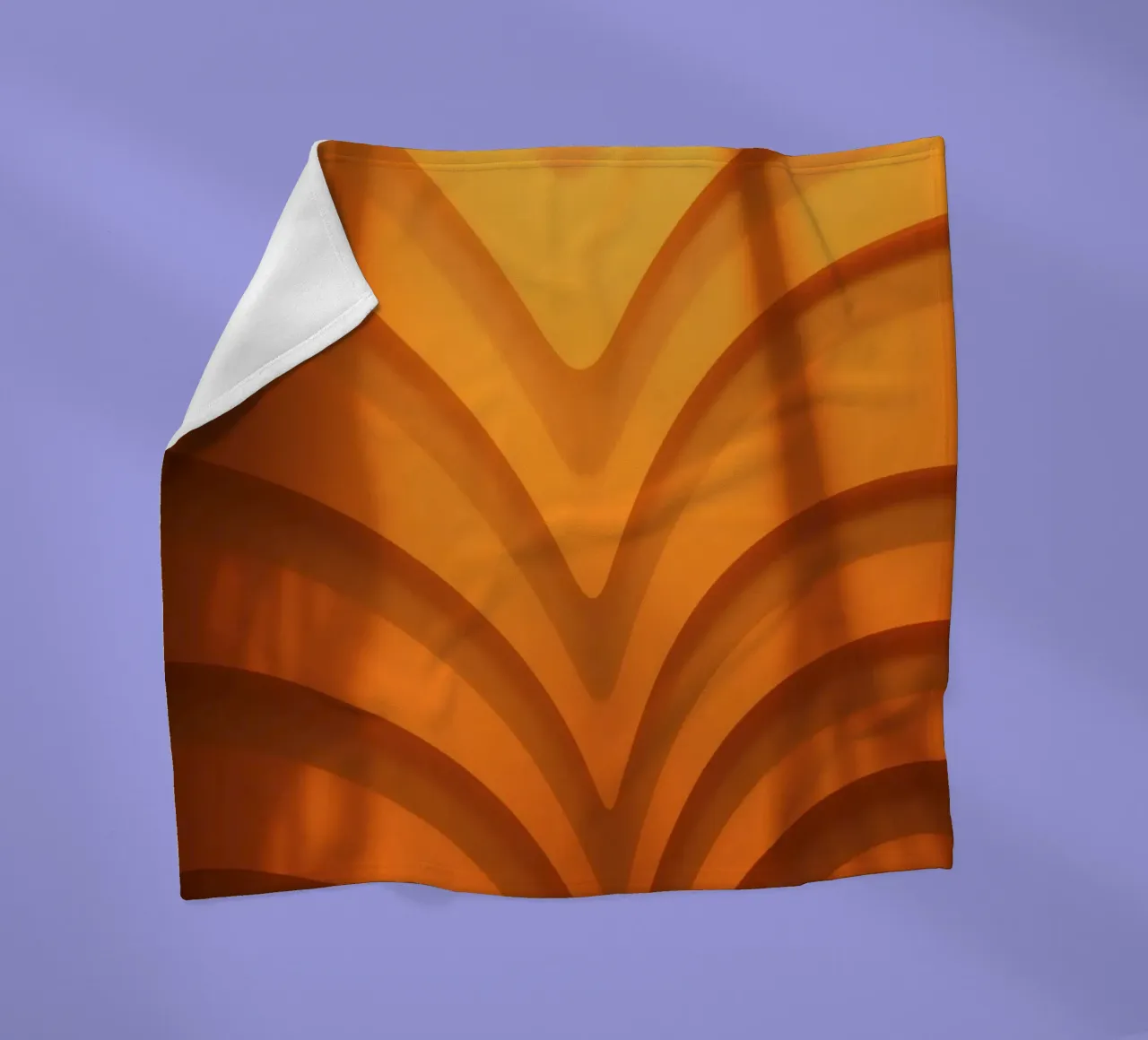 Calde onde astratte e ombre creano una carta da parati accattivante coperta in pile da DesignDoodle