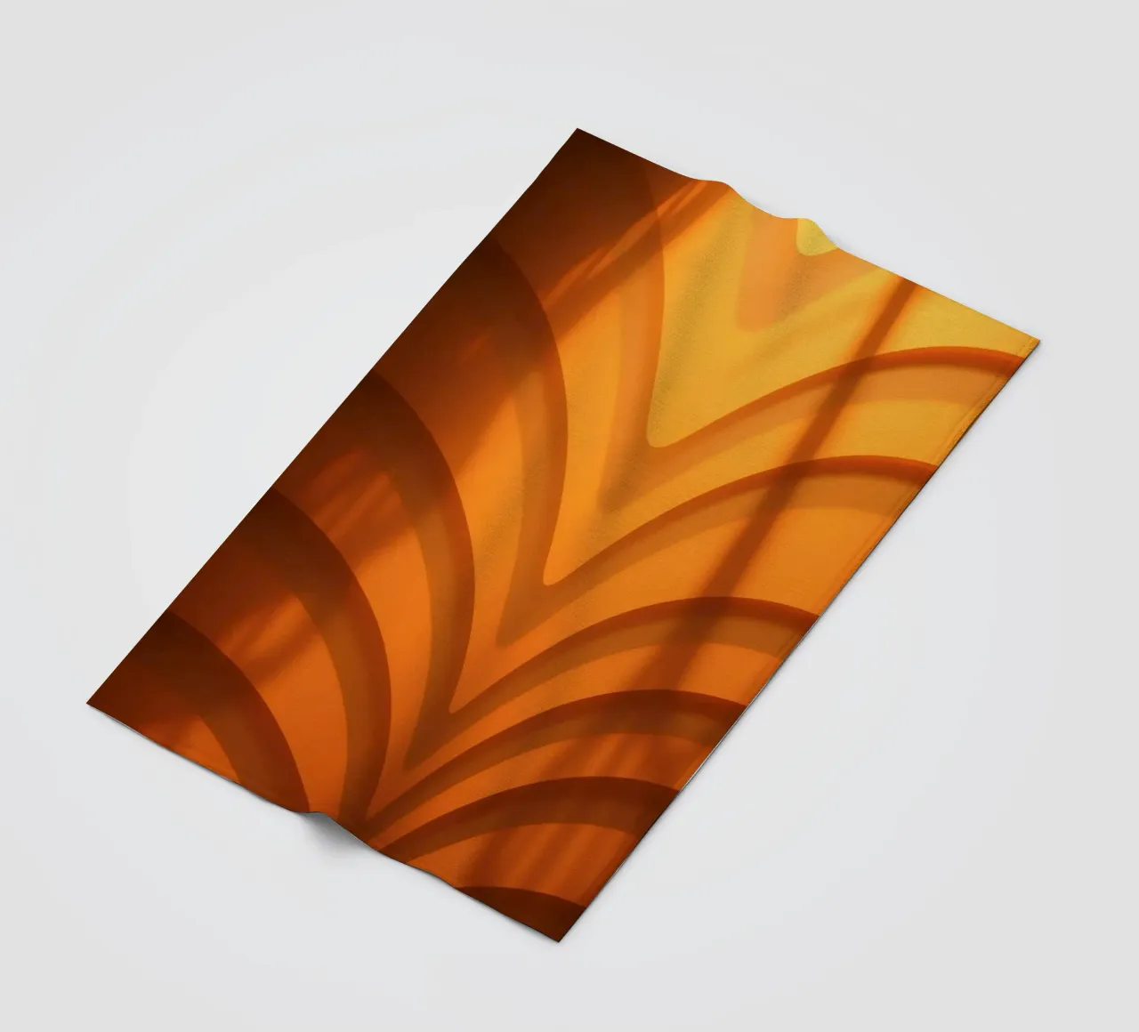 Calde onde astratte e ombre creano una carta da parati accattivante coperta in pile da DesignDoodle