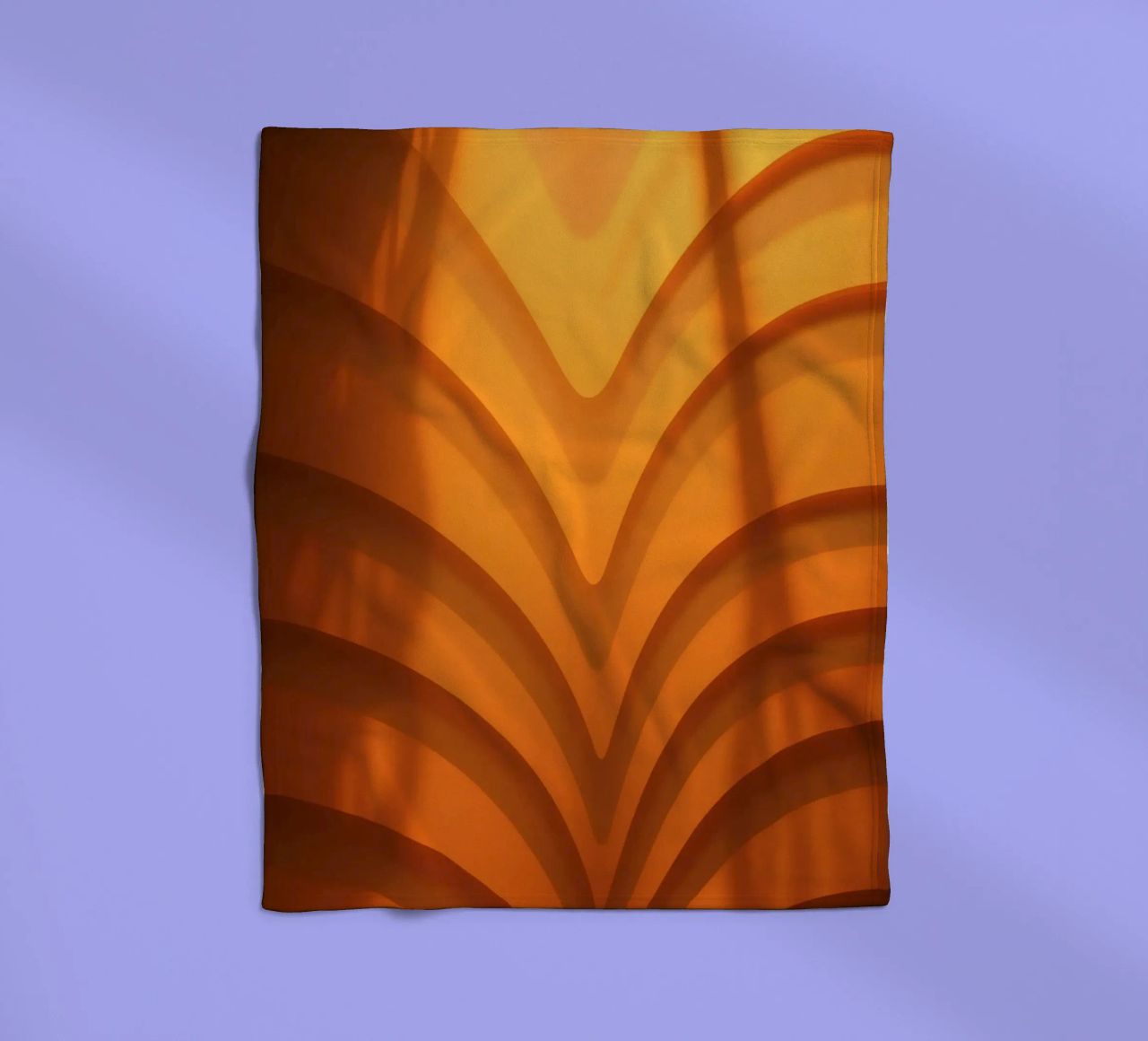 Warme abstracte golven en schaduwen creëren boeiend behang fleecedeken van DesignDoodle