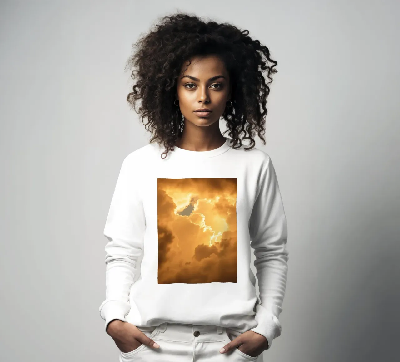 Maestose nuvole dorate illuminate dalla luce del sole felpa da DesignDoodle