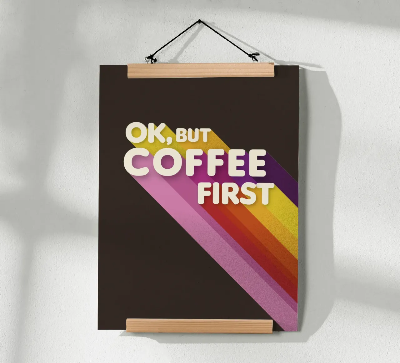 Ok, ma prima il caffè - Arte arcobaleno retrò poster con telaio in alluminio da showmemars