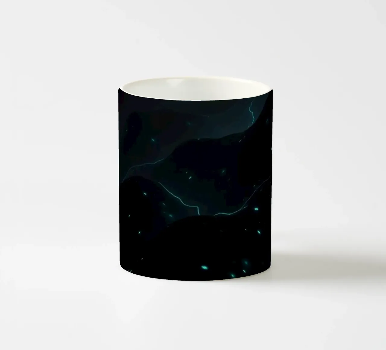 uno splendido disegno astratto ed elementi luminosi tazza in ceramica da DesignDoodle