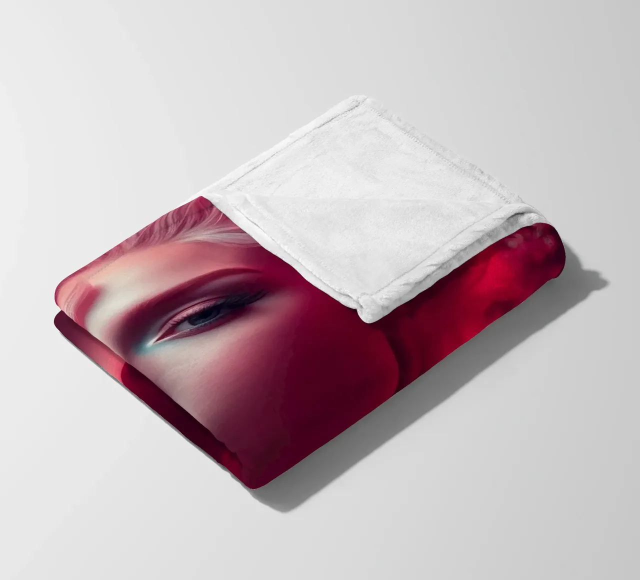 Donna splendida con acconciatura elegante circondata da fiori coperta in pile da DesignDoodle