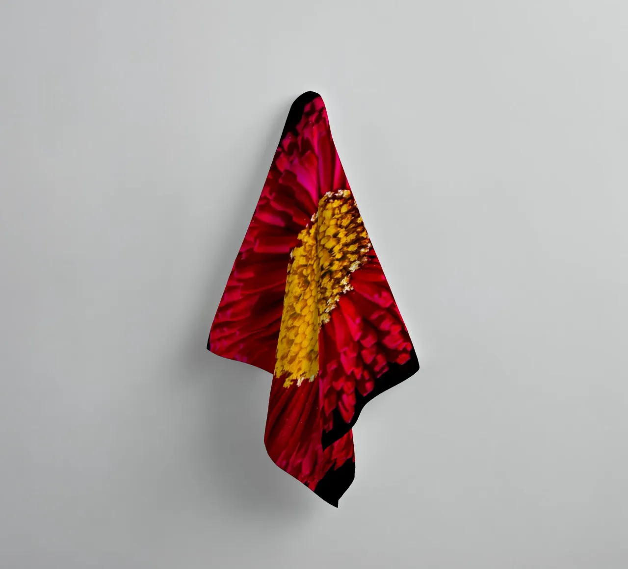 Red daisy in spring towel by Marcus Beckert | Fotografie