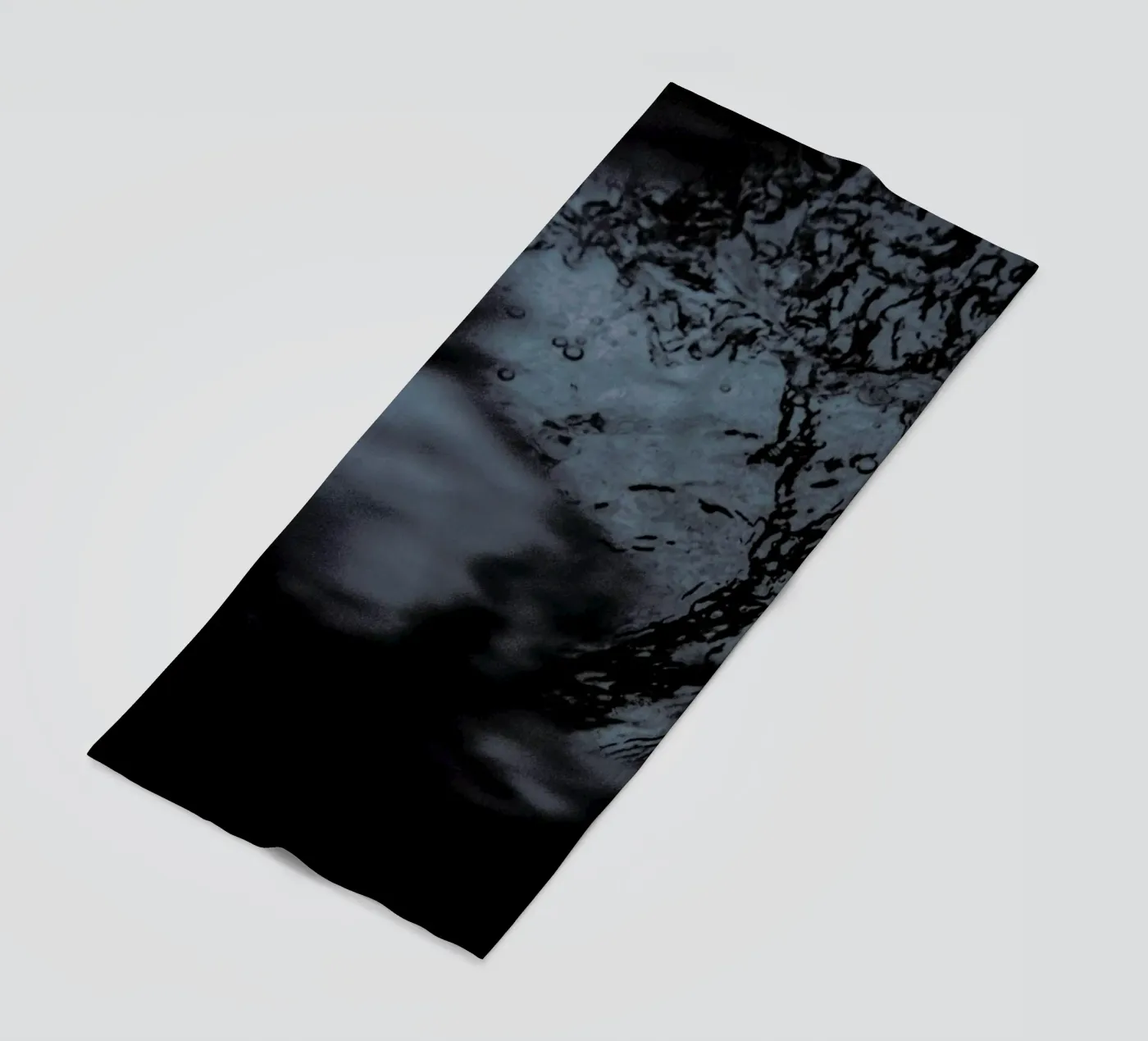 Water Pattern 3 Strandtuch von Chris Abatzis