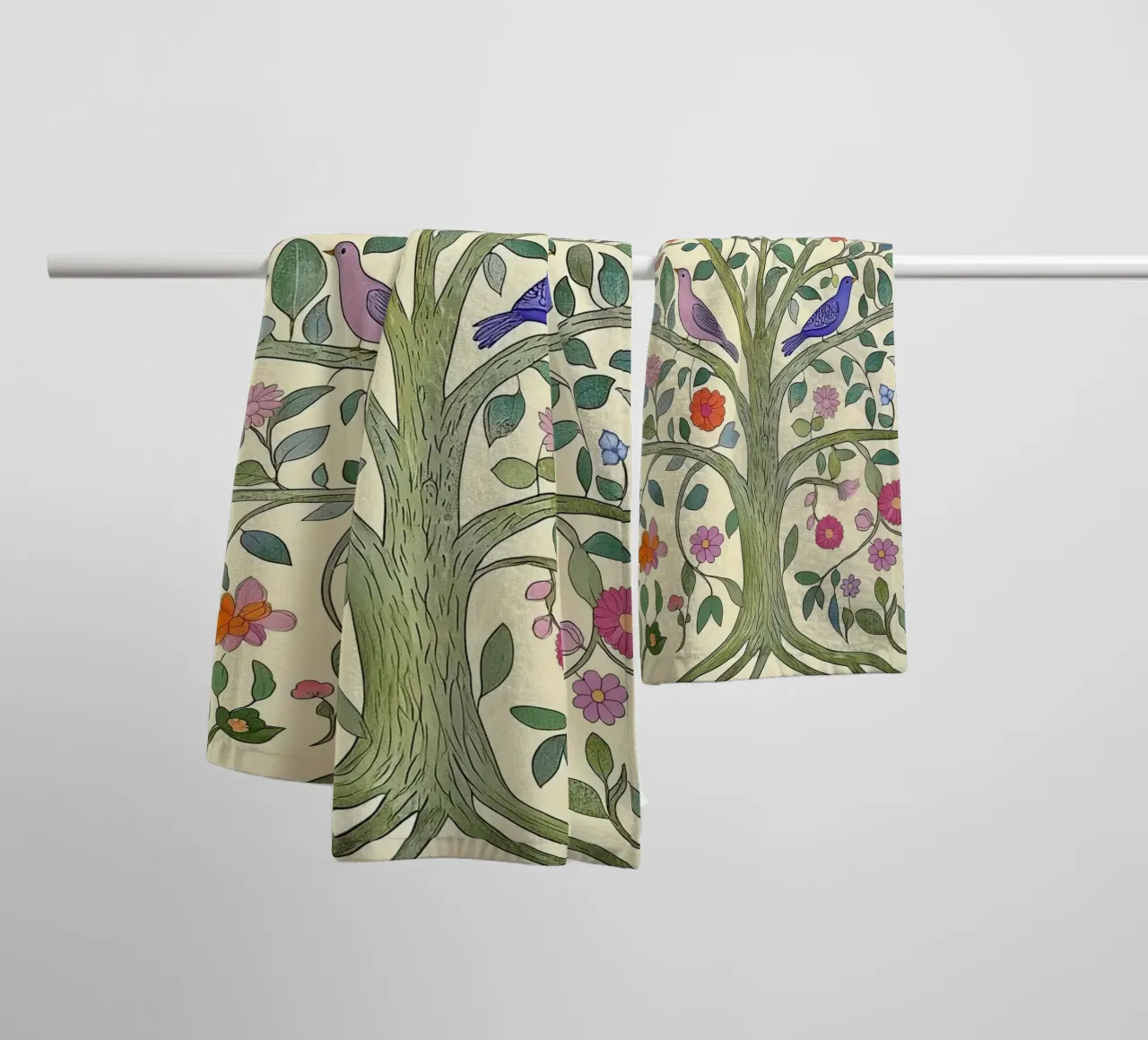 Albero della Vita Vintage Botanico Fiori e Uccelli di Primavera asciugamano da bagno da Gentle Echoes Art