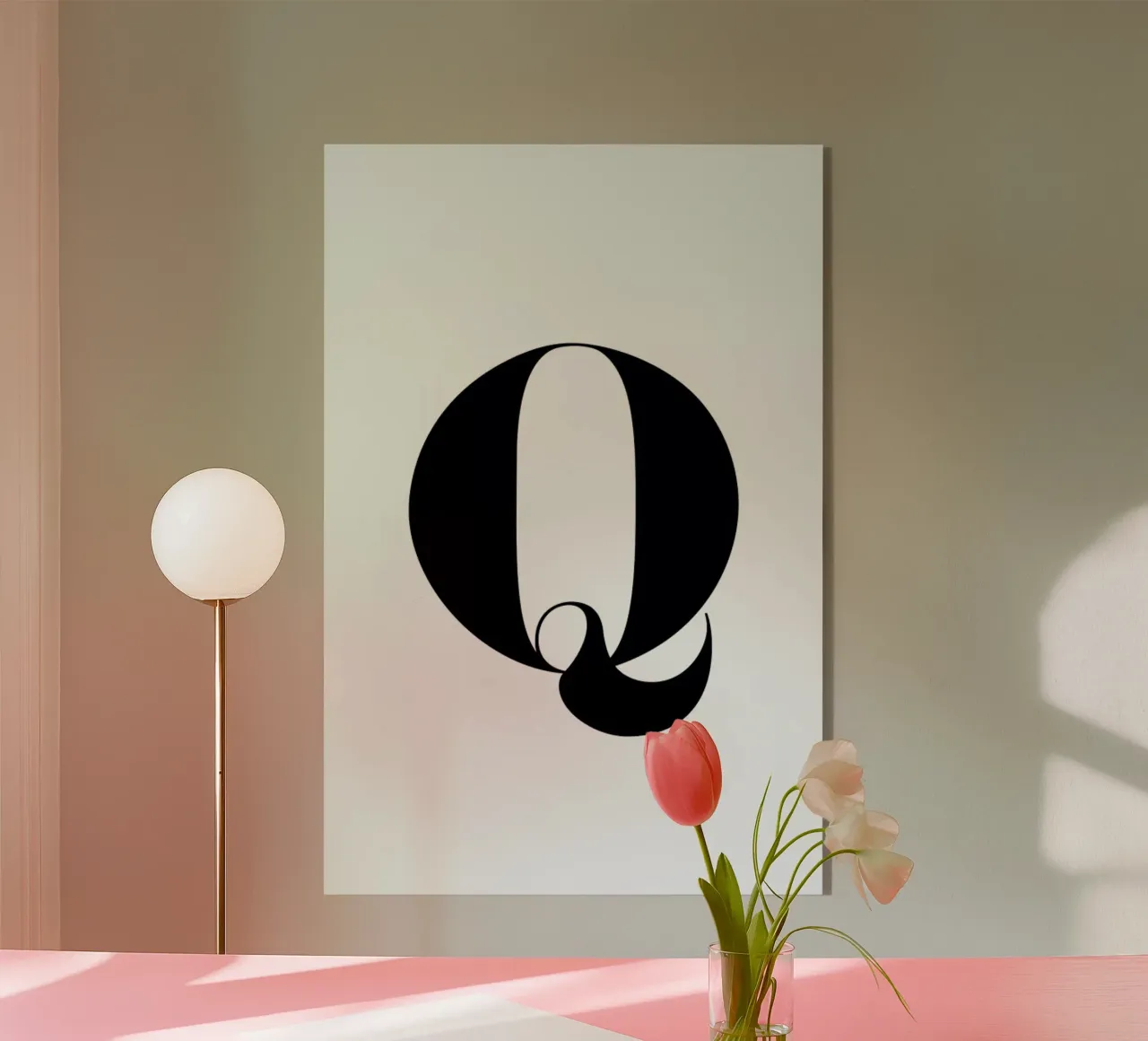 Q plexiglass da Mottos by Sinan Saydik