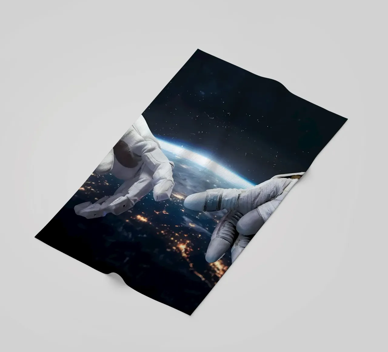 Mani di astronauta e robot telo mare da Delaplane