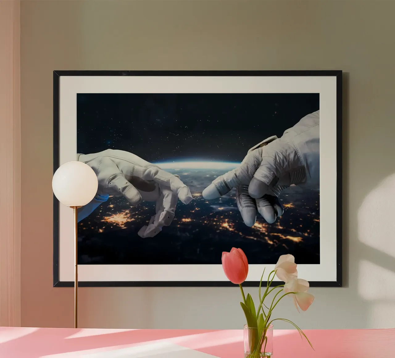 Mani di astronauta e robot poster da Delaplane