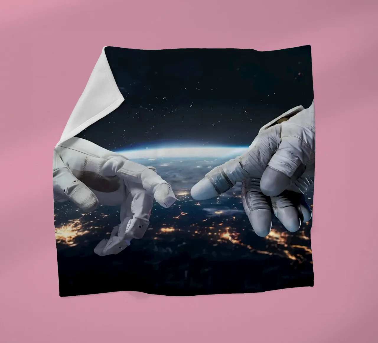 Mani di astronauta e robot coperta in pile da Delaplane