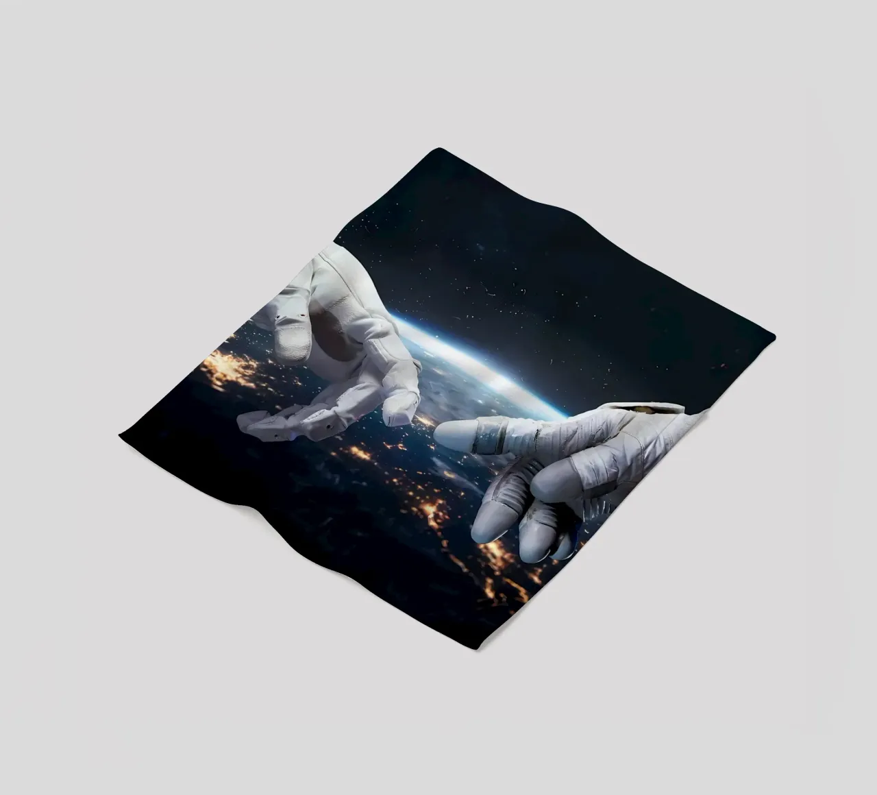 Mani di astronauta e robot coperta in pile da Delaplane