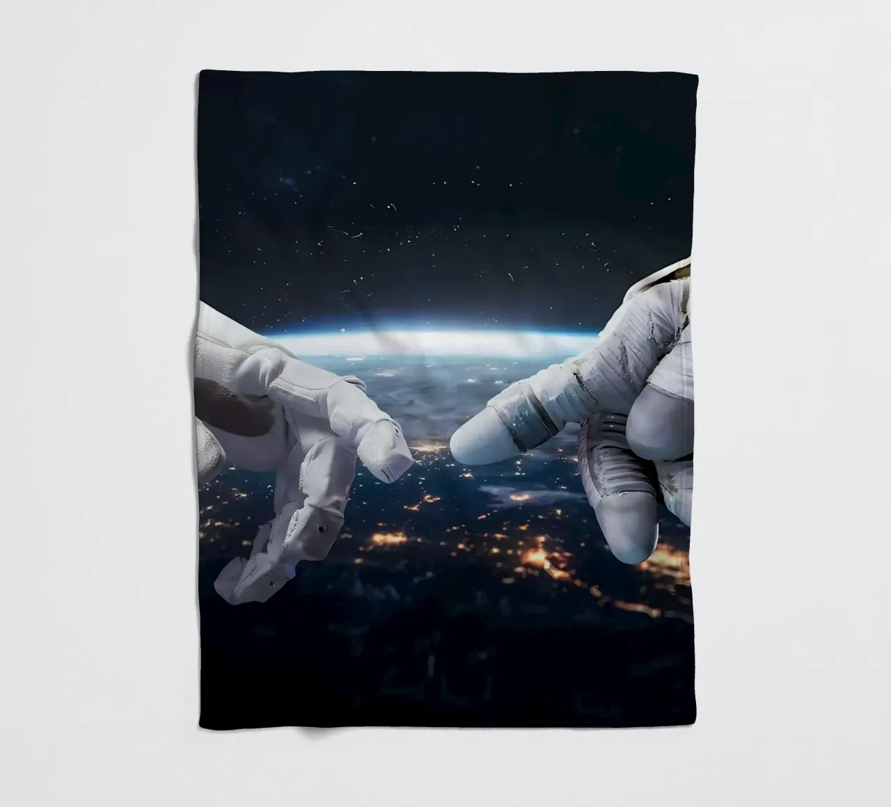 Mani di astronauta e robot coperta in pile da Delaplane