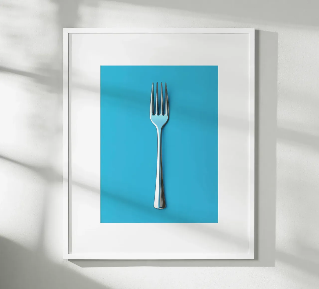 Forchetta d'argento su sfondo blu poster da Spice & Style