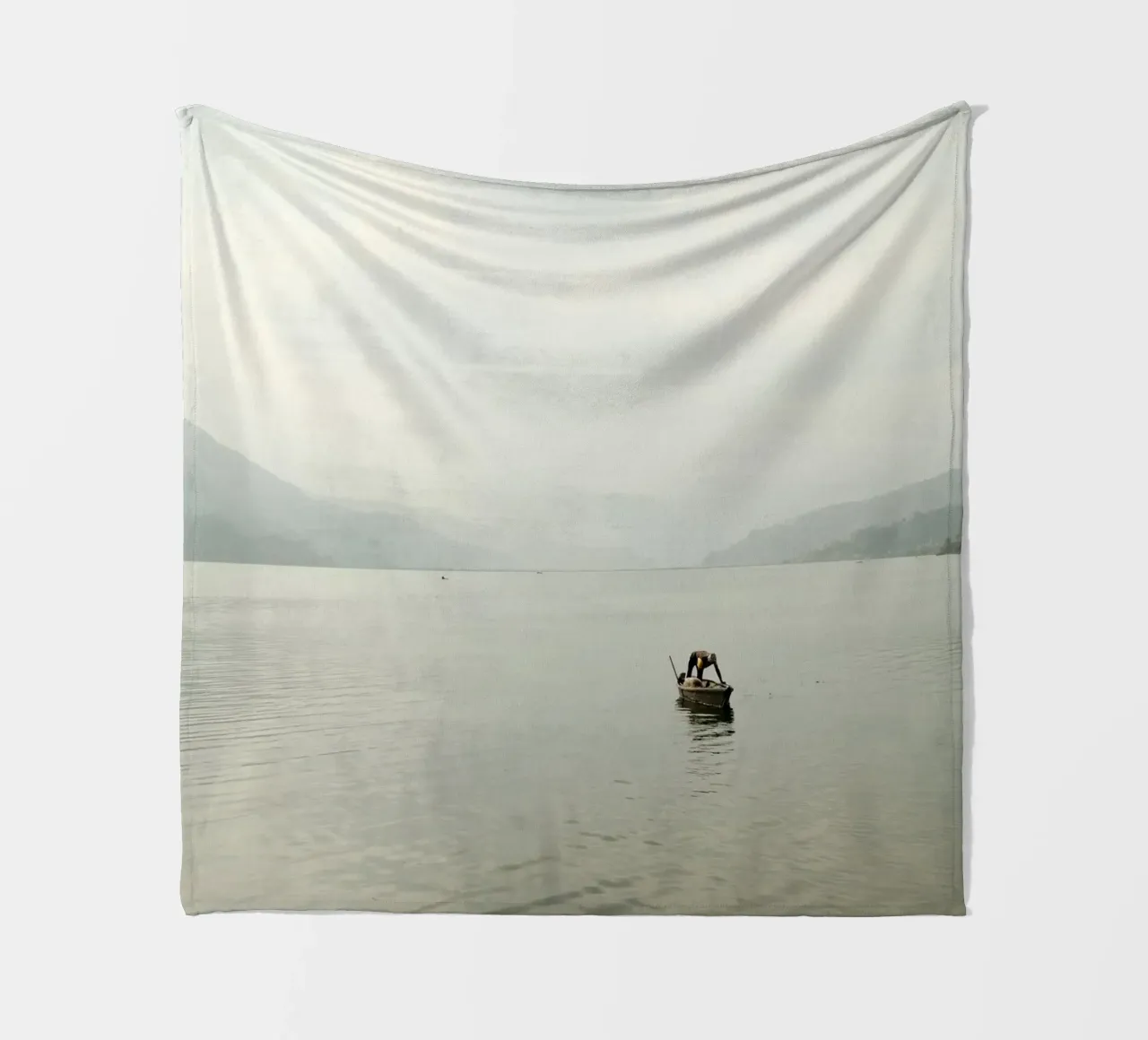 Solitude on Phewa Lake coperta in pile da FujiPrints