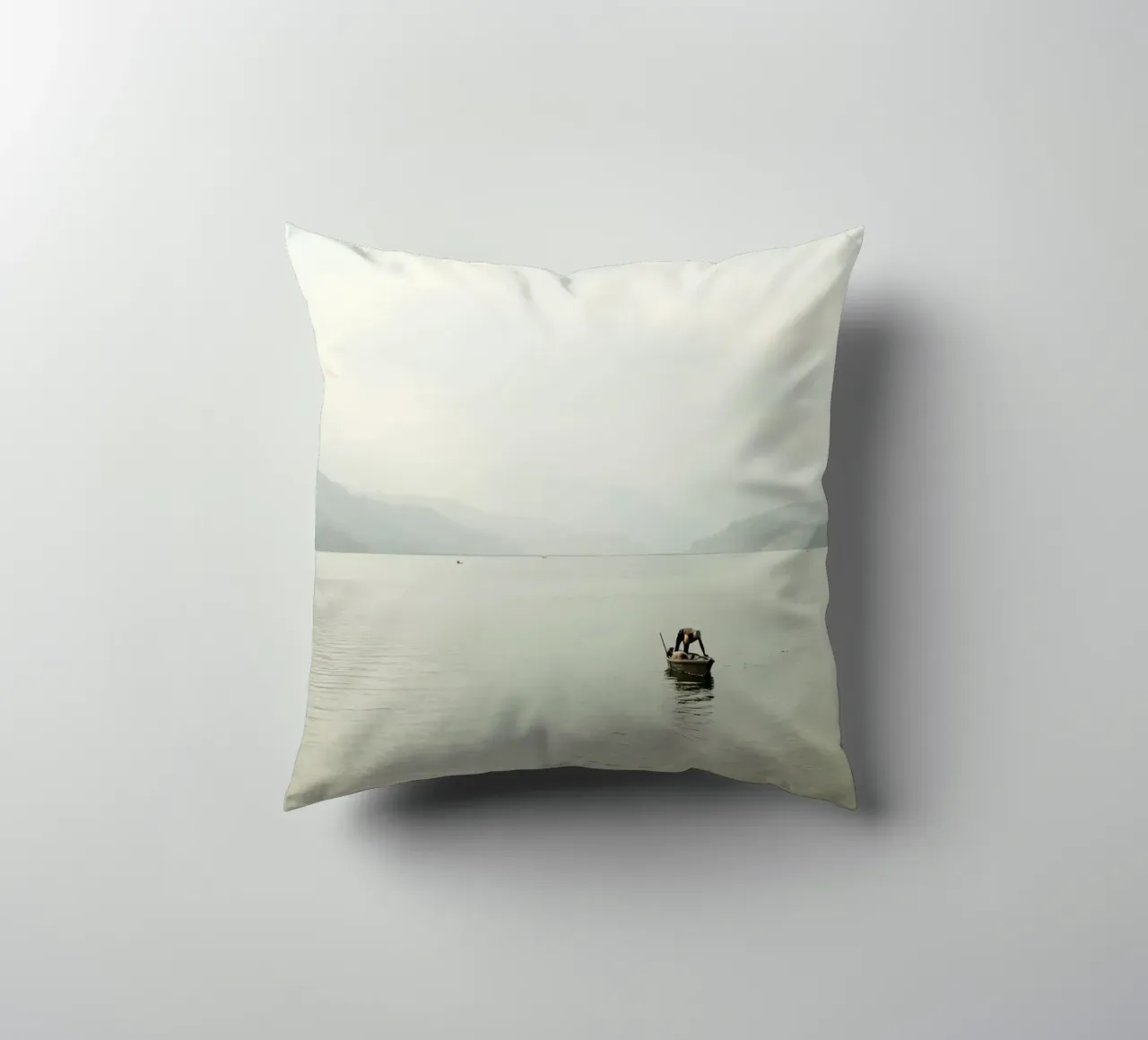 Solitude on Phewa Lake cuscino da FujiPrints