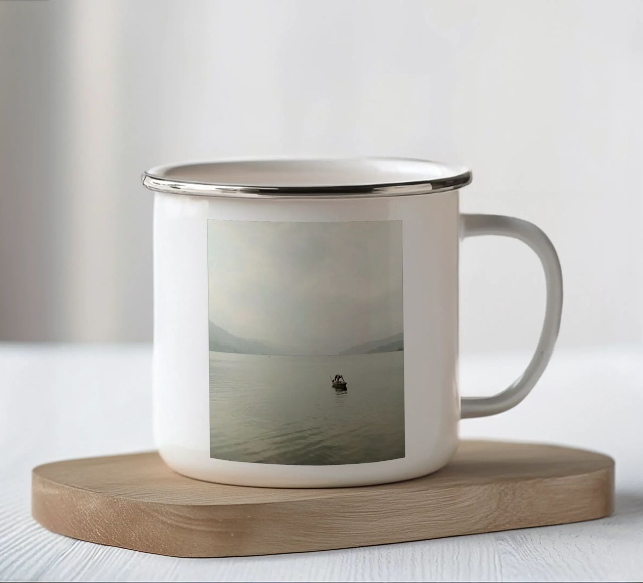 Solitude on Phewa Lake tazza in smalto da FujiPrints