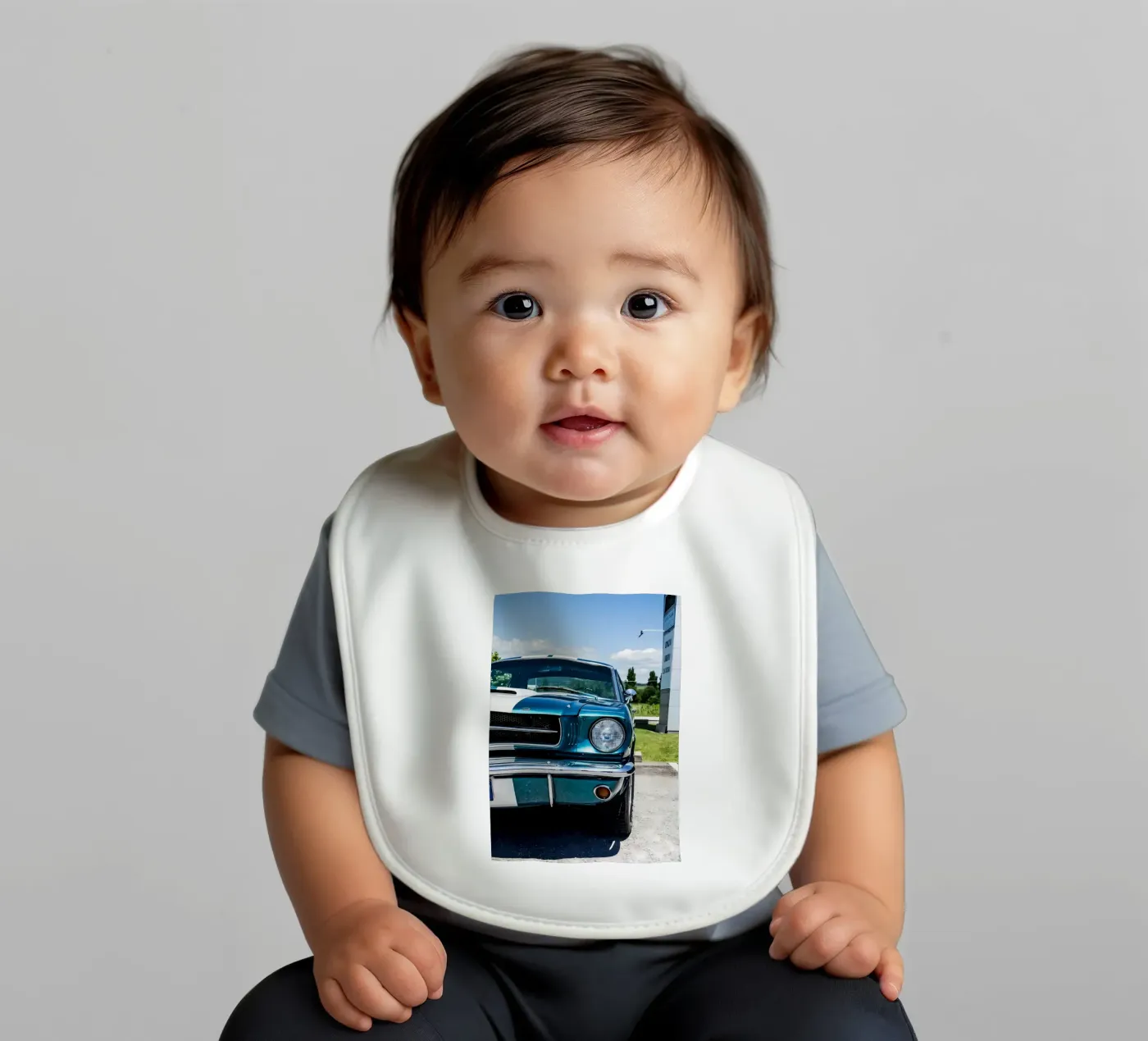 Vintage Classic Car Babylätzchen von Delaplane