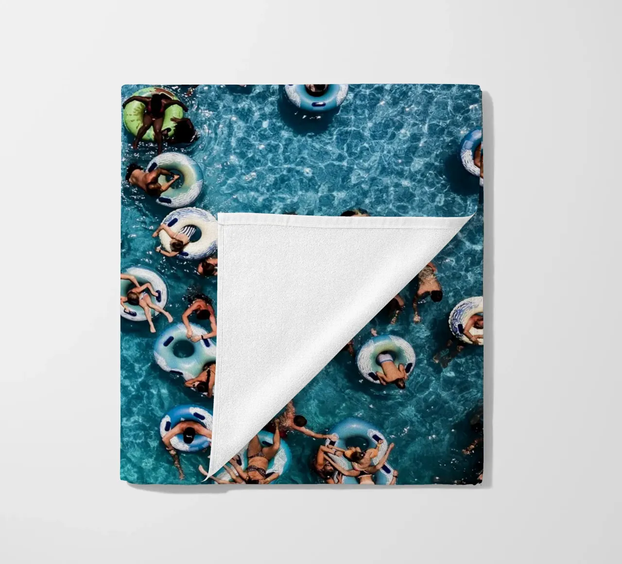 Pool Party telo mare da Framative