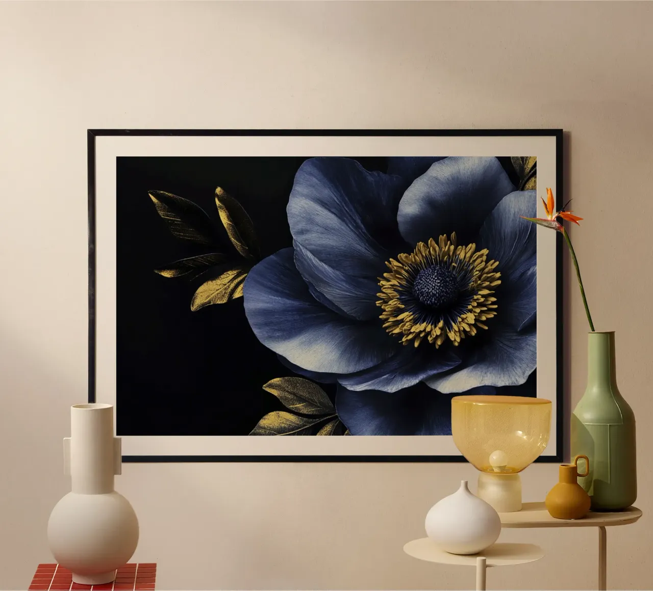 Eleganza floreale di mezzanotte poster con telaio in legno da Modern Muse