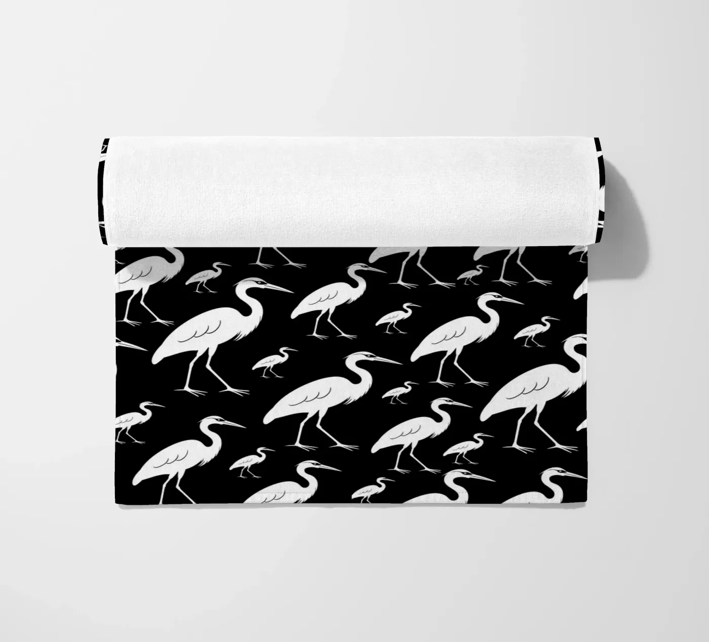 Egrets pattern strandhanddoek van baobabprintstore