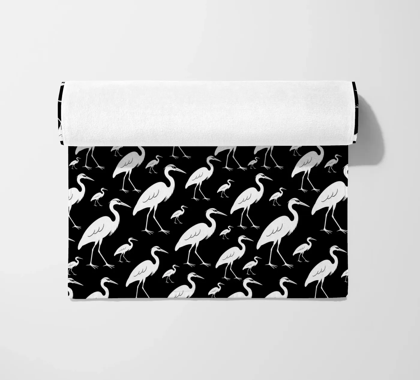 Egrets pattern strandhanddoek van baobabprintstore