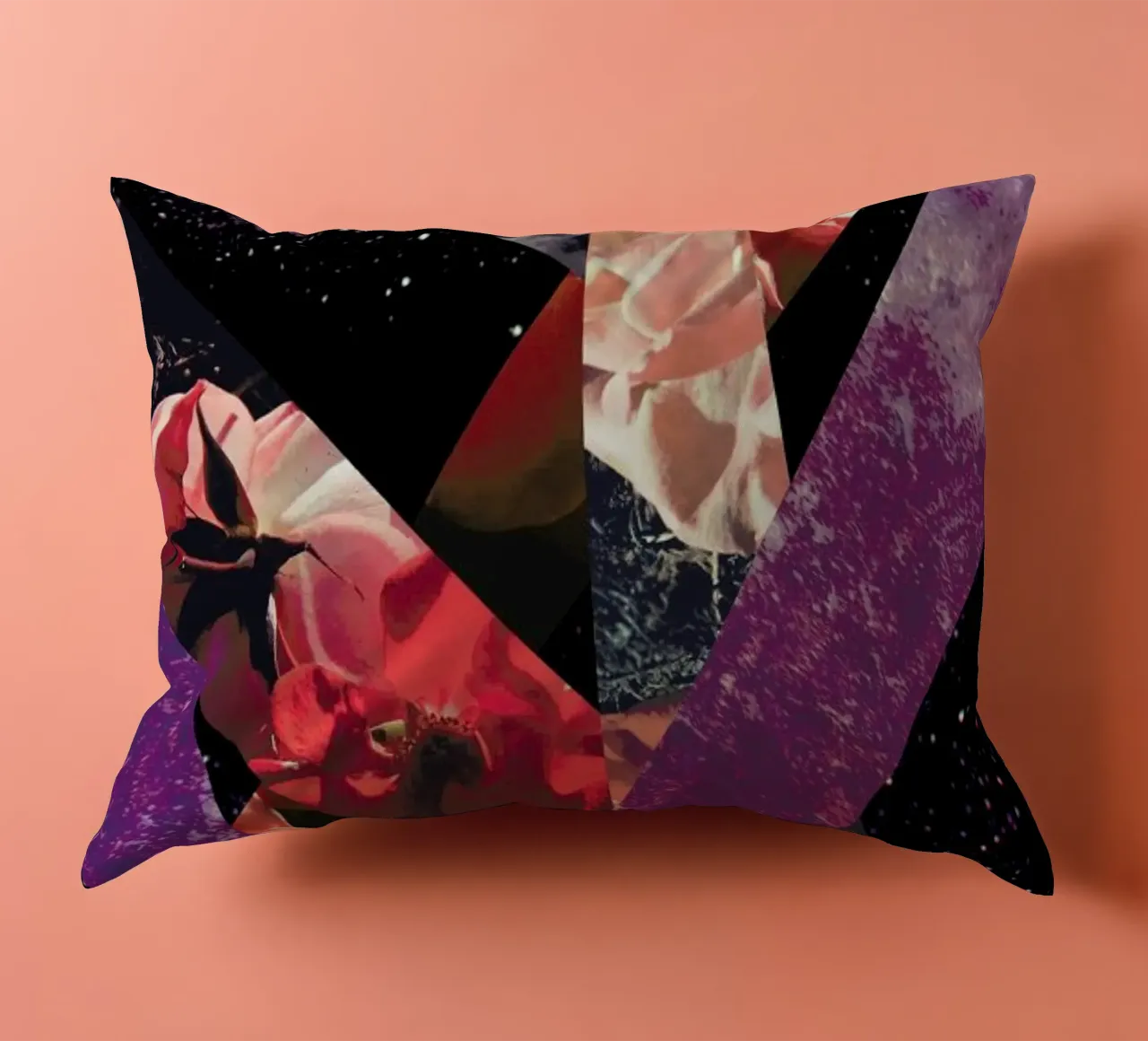 Roses in the galaxy cuscino da Vasare Nar