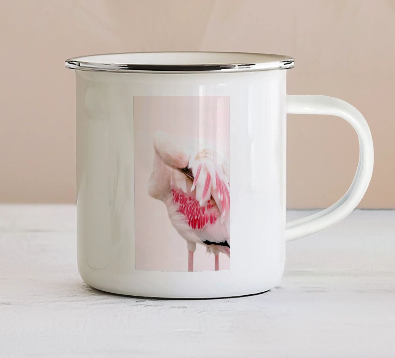 Flamingo Pink tazza in smalto da Ingrid Beddoes