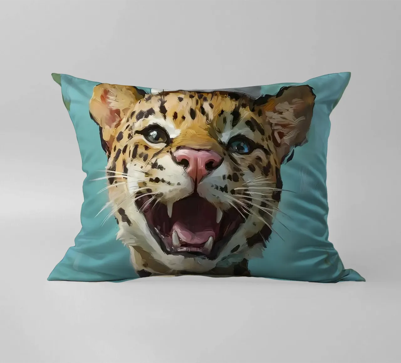 Leopardo con cappello di carta igienica cuscino da Ginnery